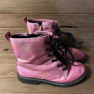 TRUE CRAFT girls Chloe combat boots size 2
Pink